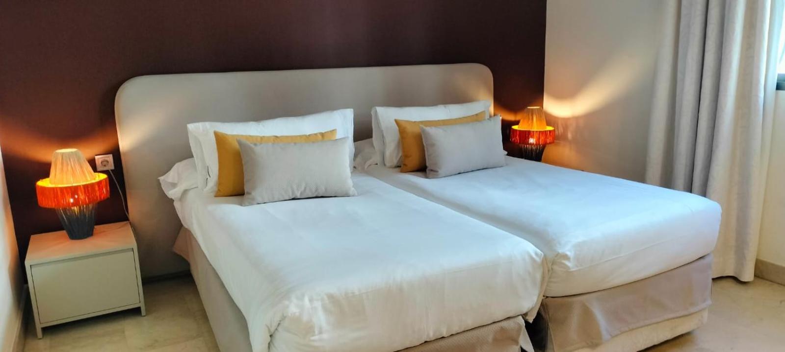 Coral Beach Aparthotel Марбелья Экстерьер фото
