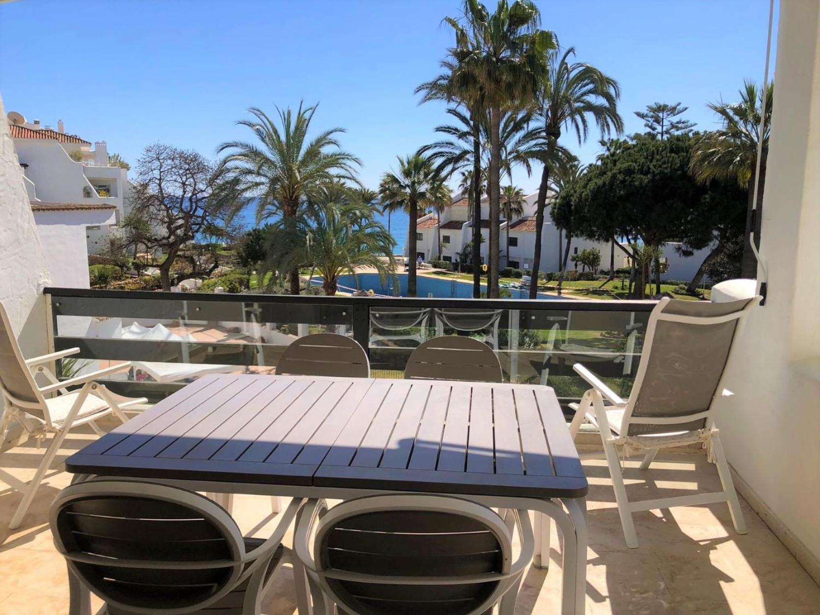 Coral Beach Aparthotel Марбелья Экстерьер фото