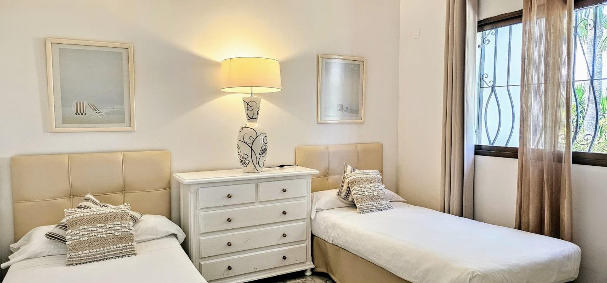 Coral Beach Aparthotel Марбелья Экстерьер фото